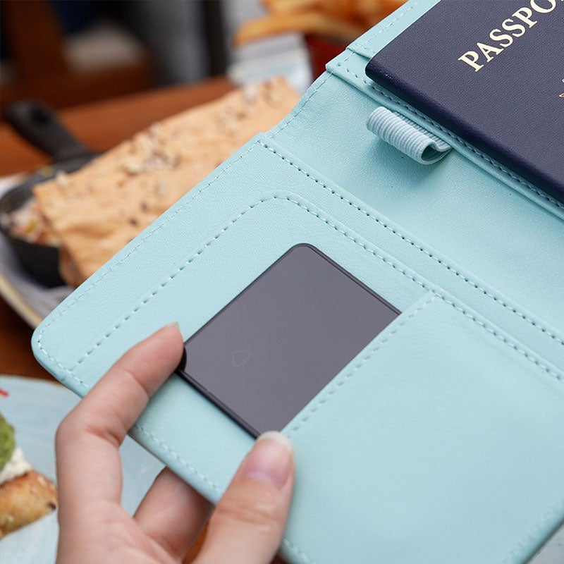 Ultra-Slim Global Tracker Card