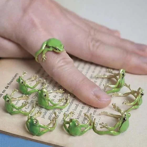 Latest-tree Frog Ring