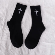 Load image into Gallery viewer, Cross Black And White Socks
