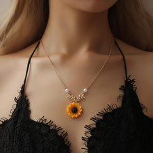 Load image into Gallery viewer, Fascinating Pearl Sunflower Necklace