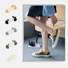 Load image into Gallery viewer, Translucent Daisy Socks