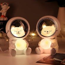 Load image into Gallery viewer, Astronaut Atmosphere LED Night Light
