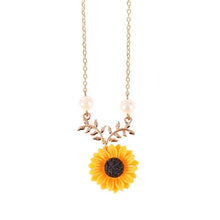 Load image into Gallery viewer, Fascinating Pearl Sunflower Necklace