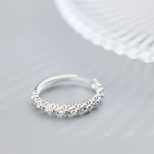 Load image into Gallery viewer, Adjustable Daisy Ring