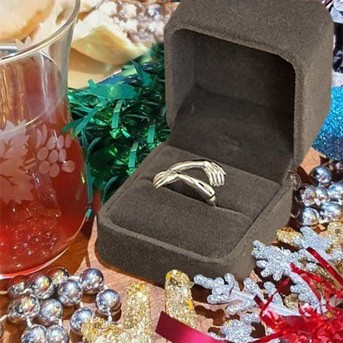 2022 New-Couple Hug Ring