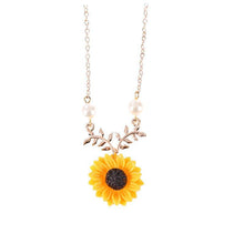 Load image into Gallery viewer, Fascinating Pearl Sunflower Necklace