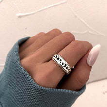Load image into Gallery viewer, Retro Star &amp; Moon Spinning Stress Relief Ring